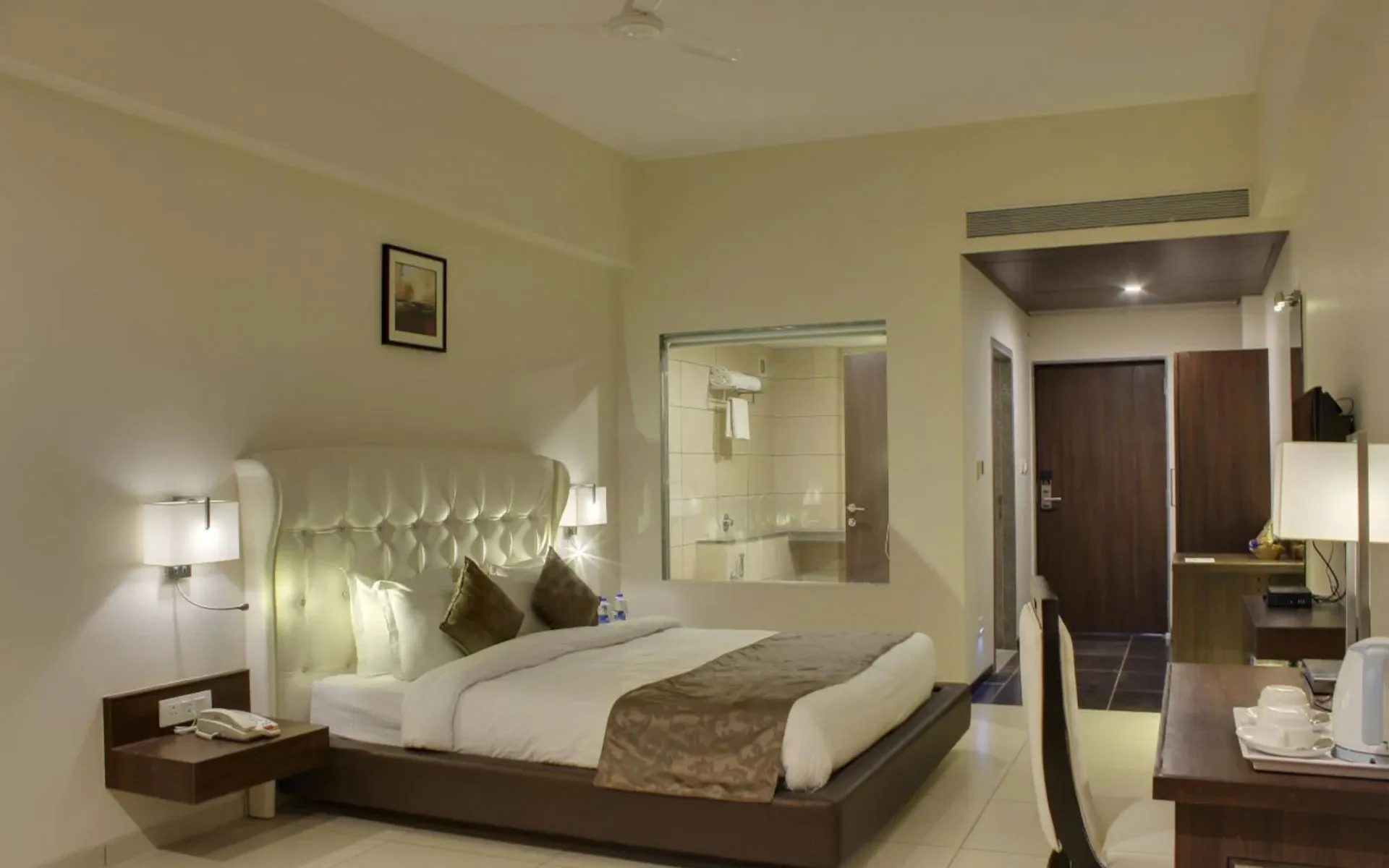 Lake View Deluxe Room